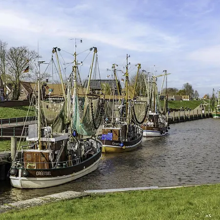Mit Umfriedetem Garten Und Terrassen By Interhome Greetsiel